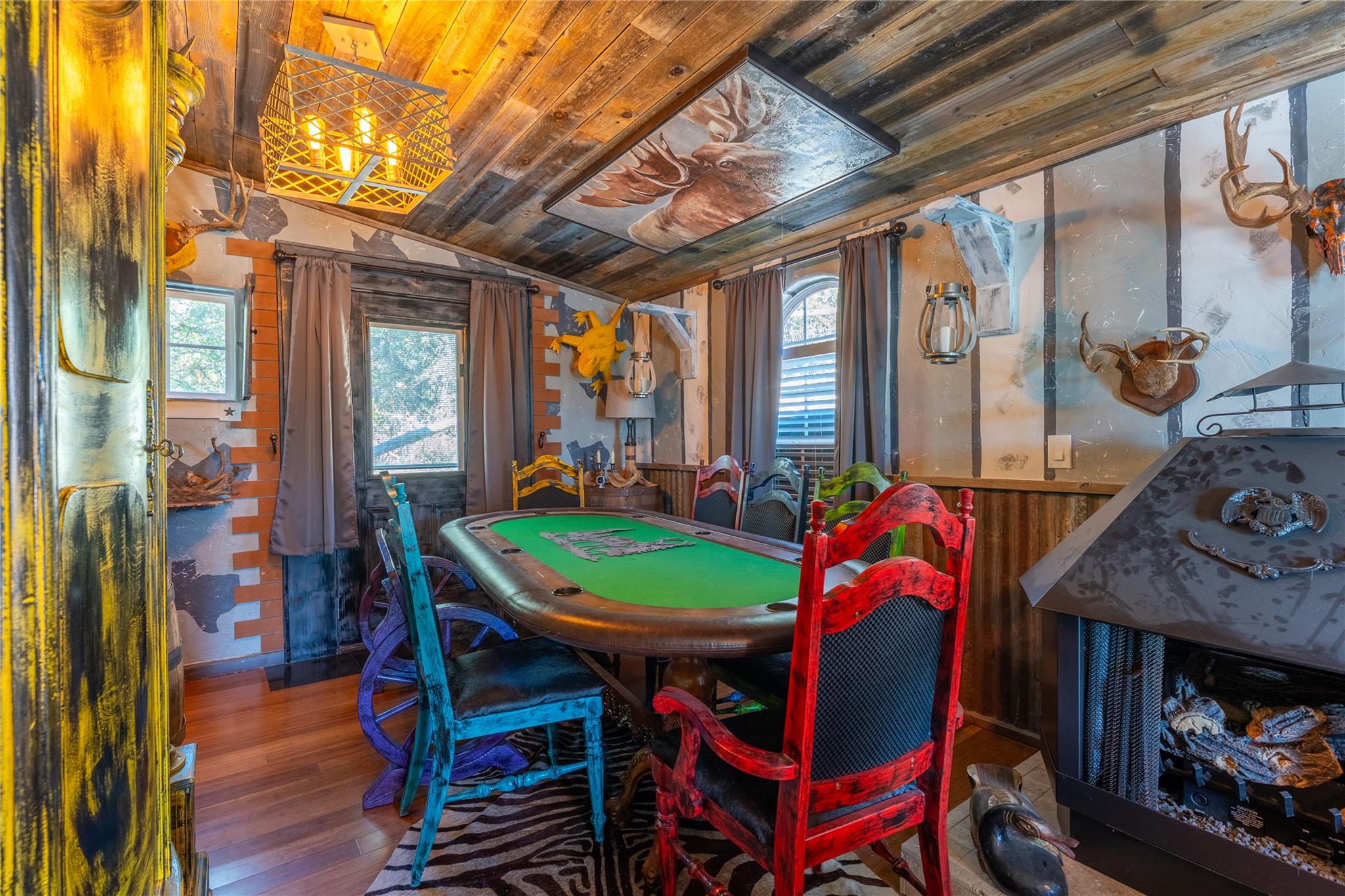 Image 13 of 39 For 3050 Contour Dr