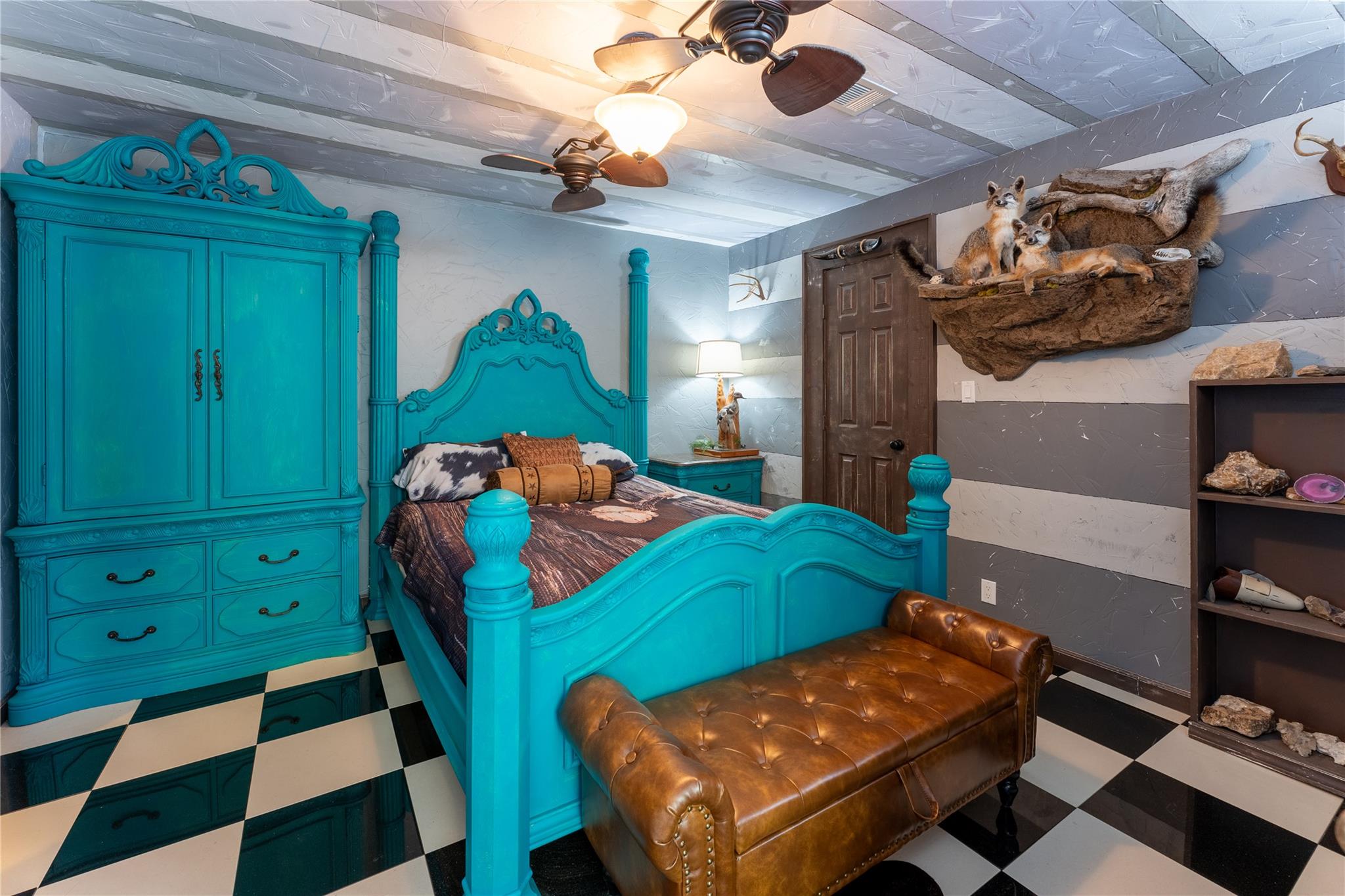 Image 17 of 39 For 3050 Contour Dr