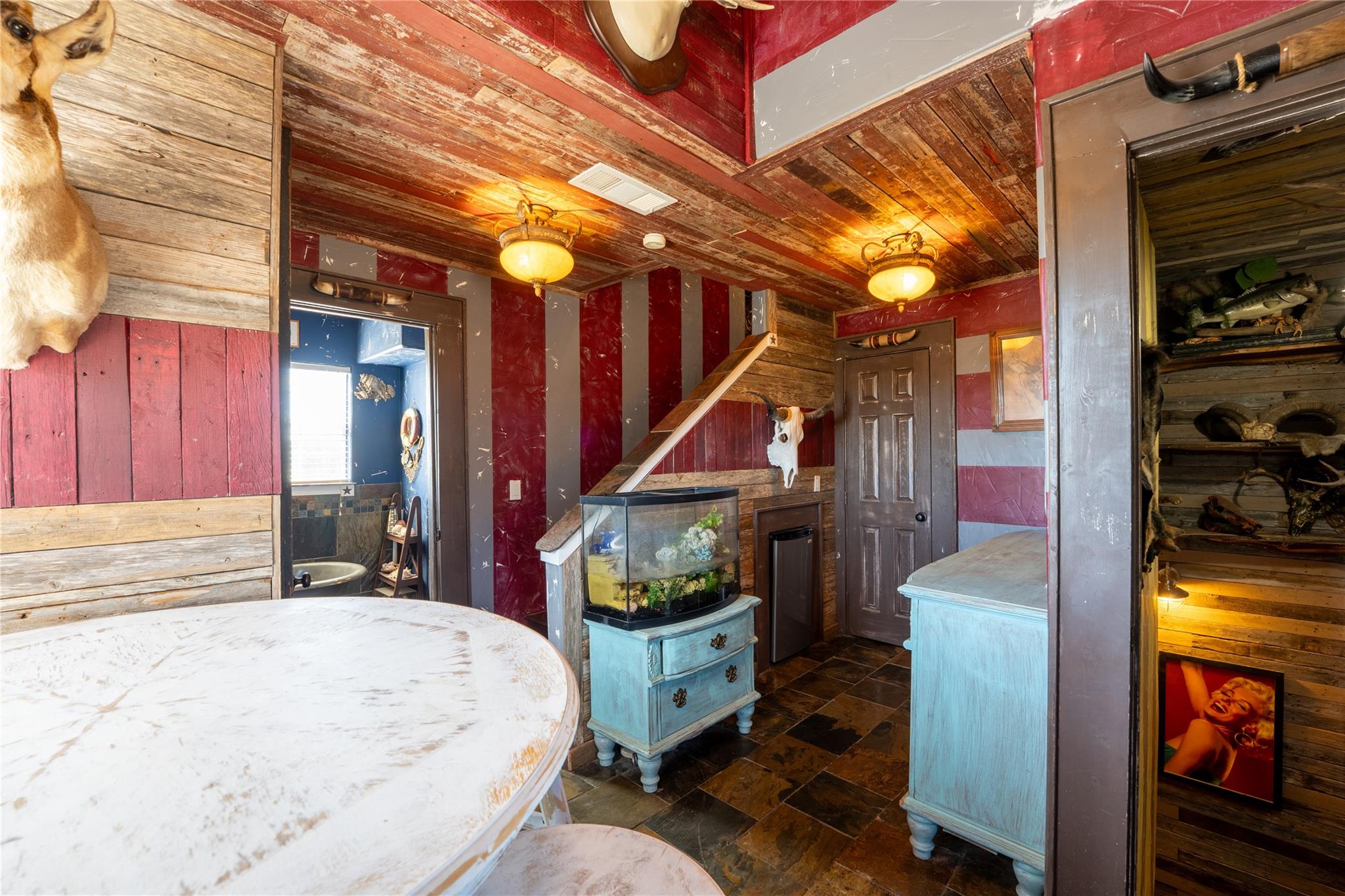 Image 20 of 39 For 3050 Contour Dr