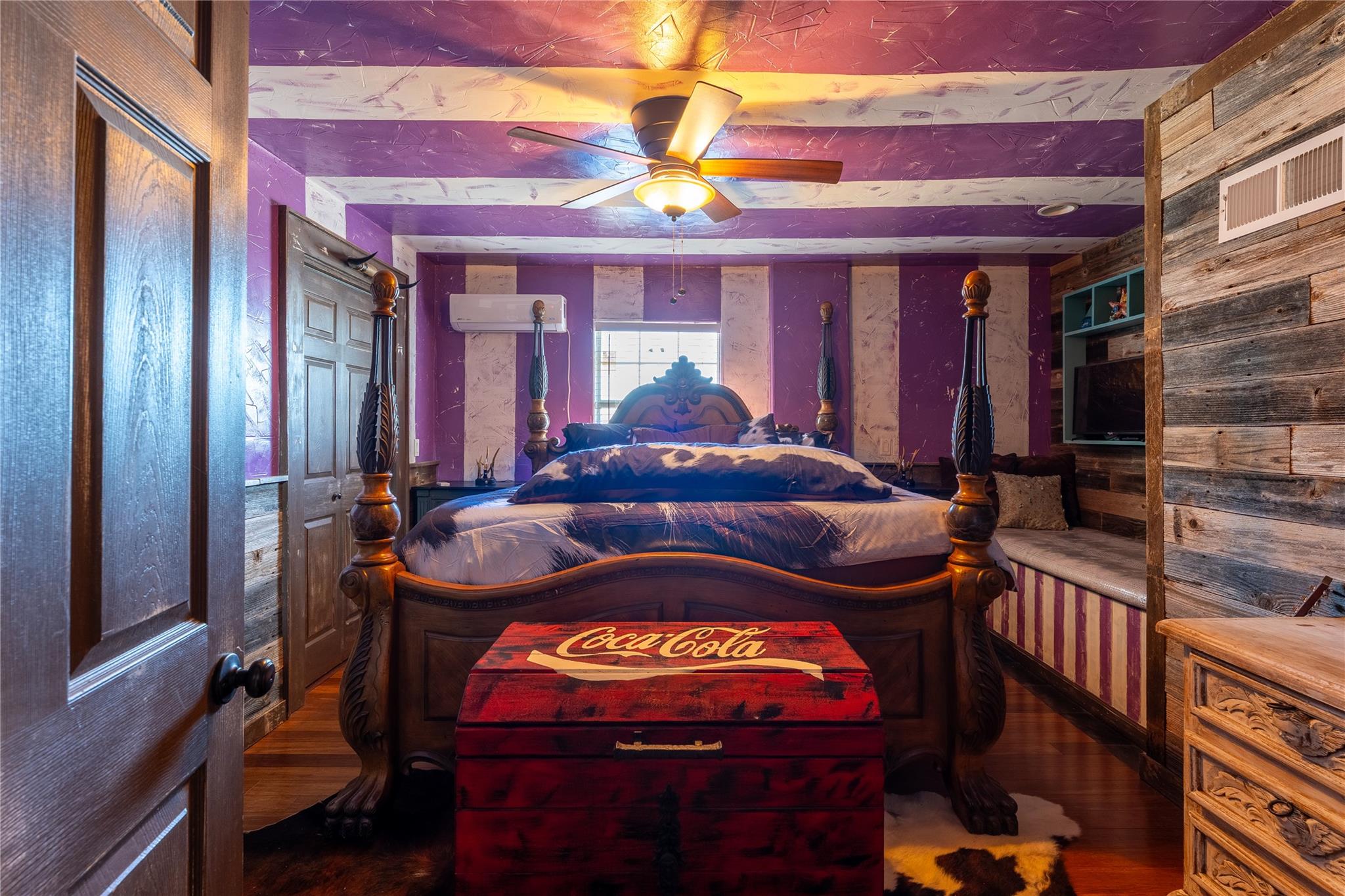 Image 23 of 39 For 3050 Contour Dr