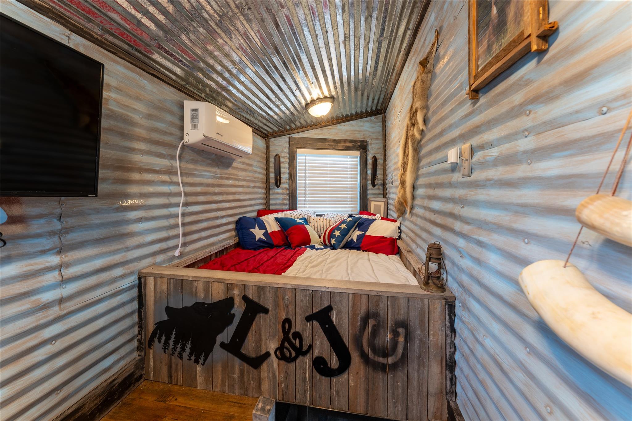 Image 28 of 39 For 3050 Contour Dr