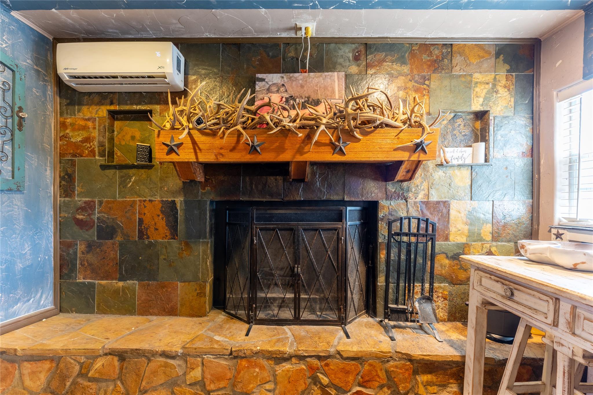 Image 3 of 39 For 3050 Contour Dr