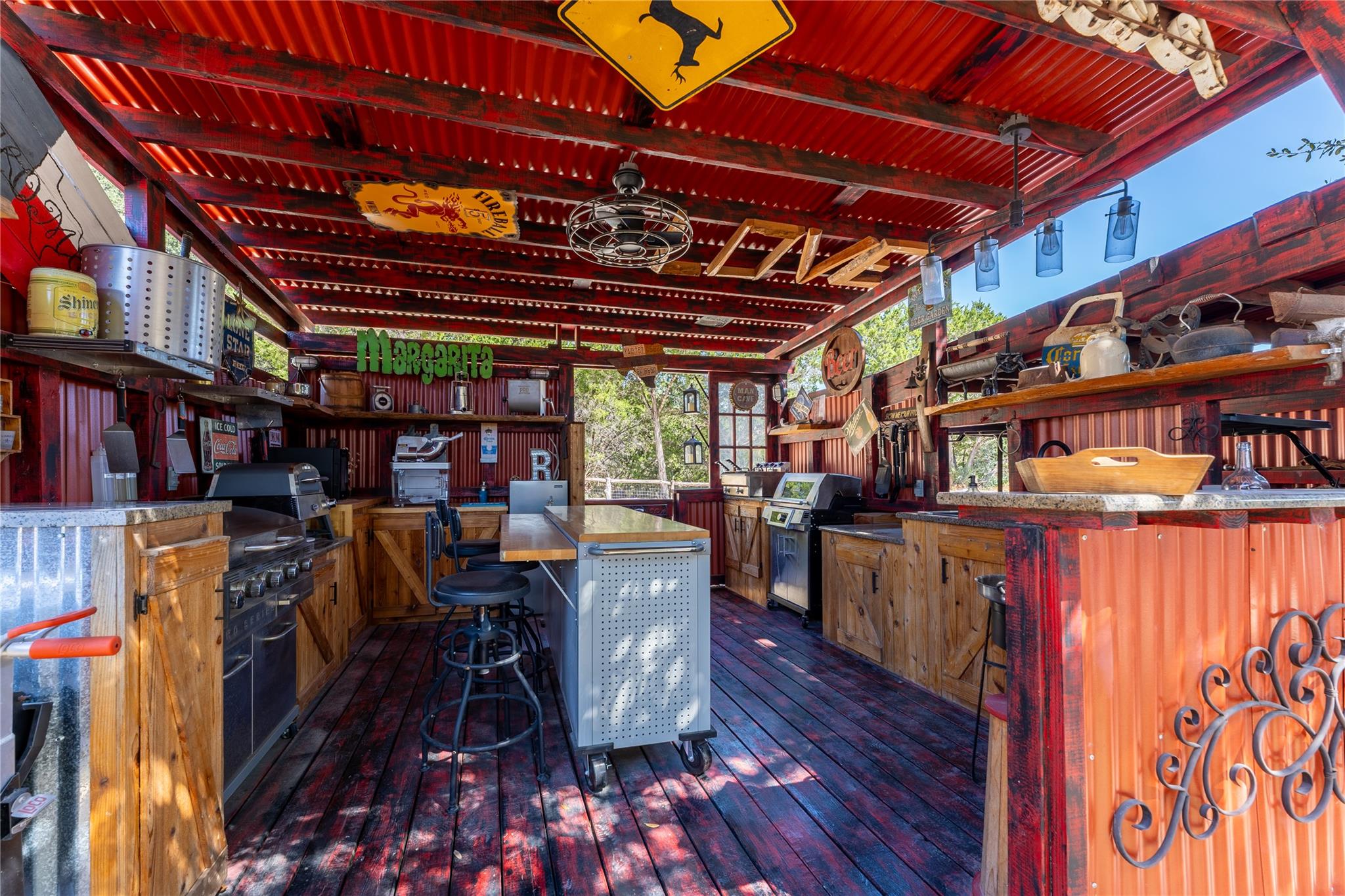 Image 32 of 39 For 3050 Contour Dr