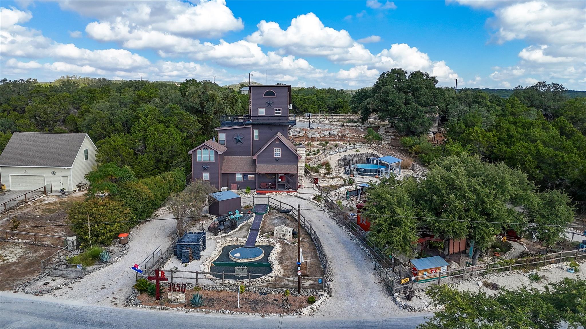 Image 35 of 39 For 3050 Contour Dr