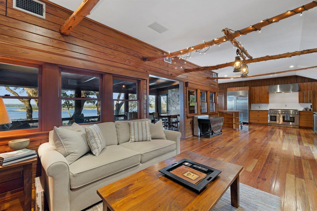 Image 10 of 37 For 4424 Eck Ln 