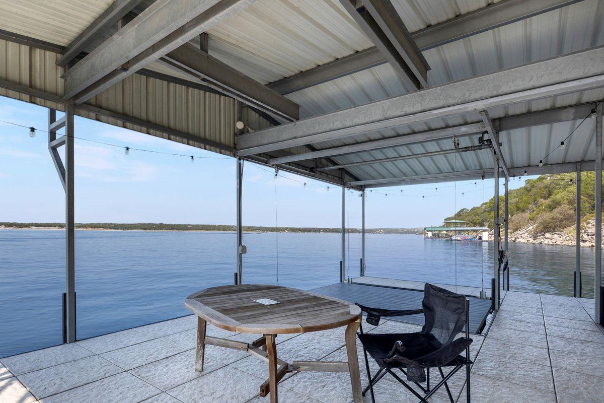 Image 17 of 37 For 4424 Eck Ln 