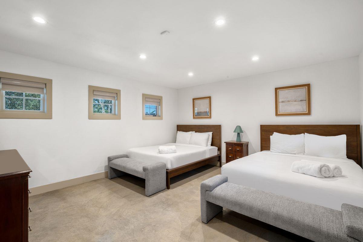 Image 22 of 37 For 4424 Eck Ln 