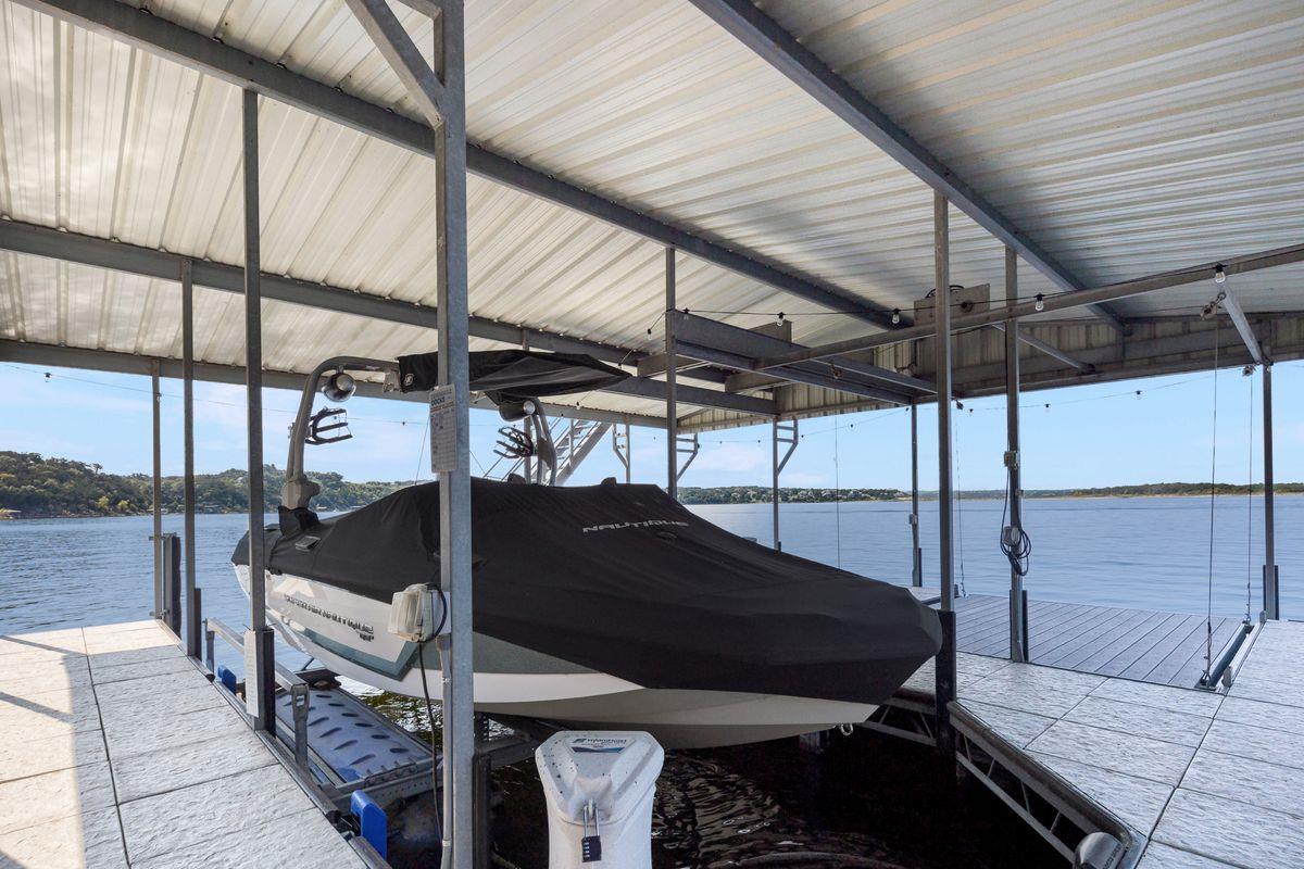 Image 3 of 37 For 4424 Eck Ln 