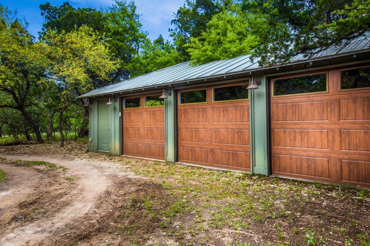 Image 35 of 37 For 4424 Eck Ln 