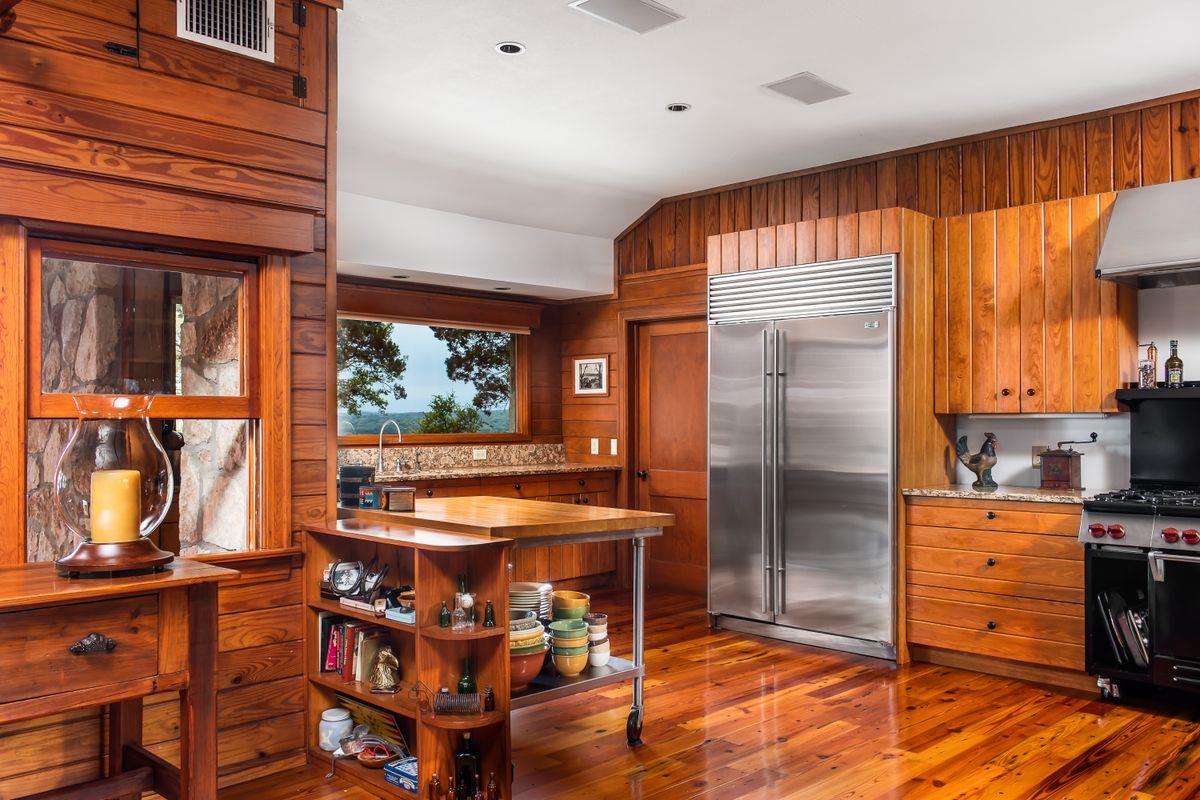 Image 8 of 37 For 4424 Eck Ln 