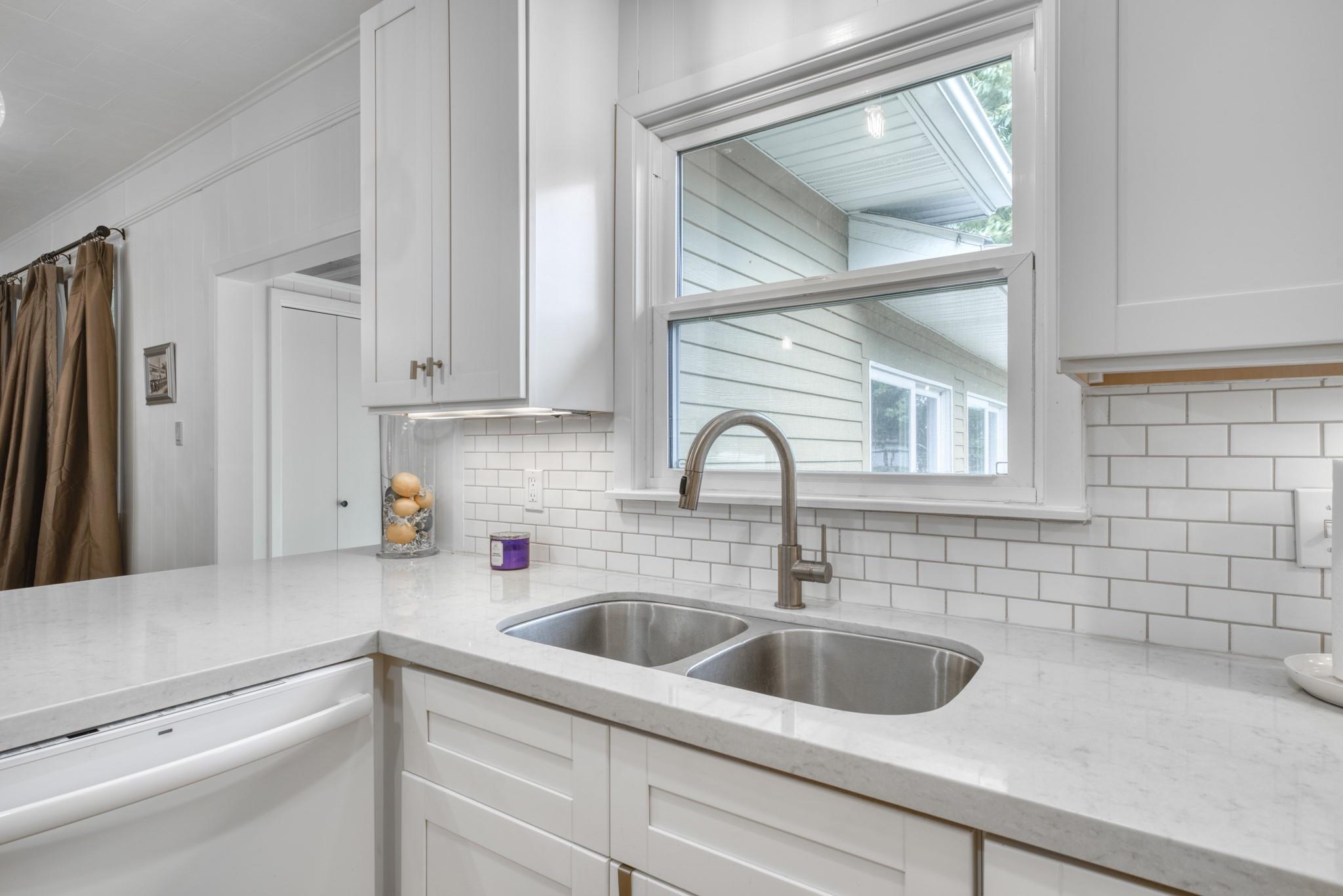 Image 12 of 33 For 1524 Highway 159 W