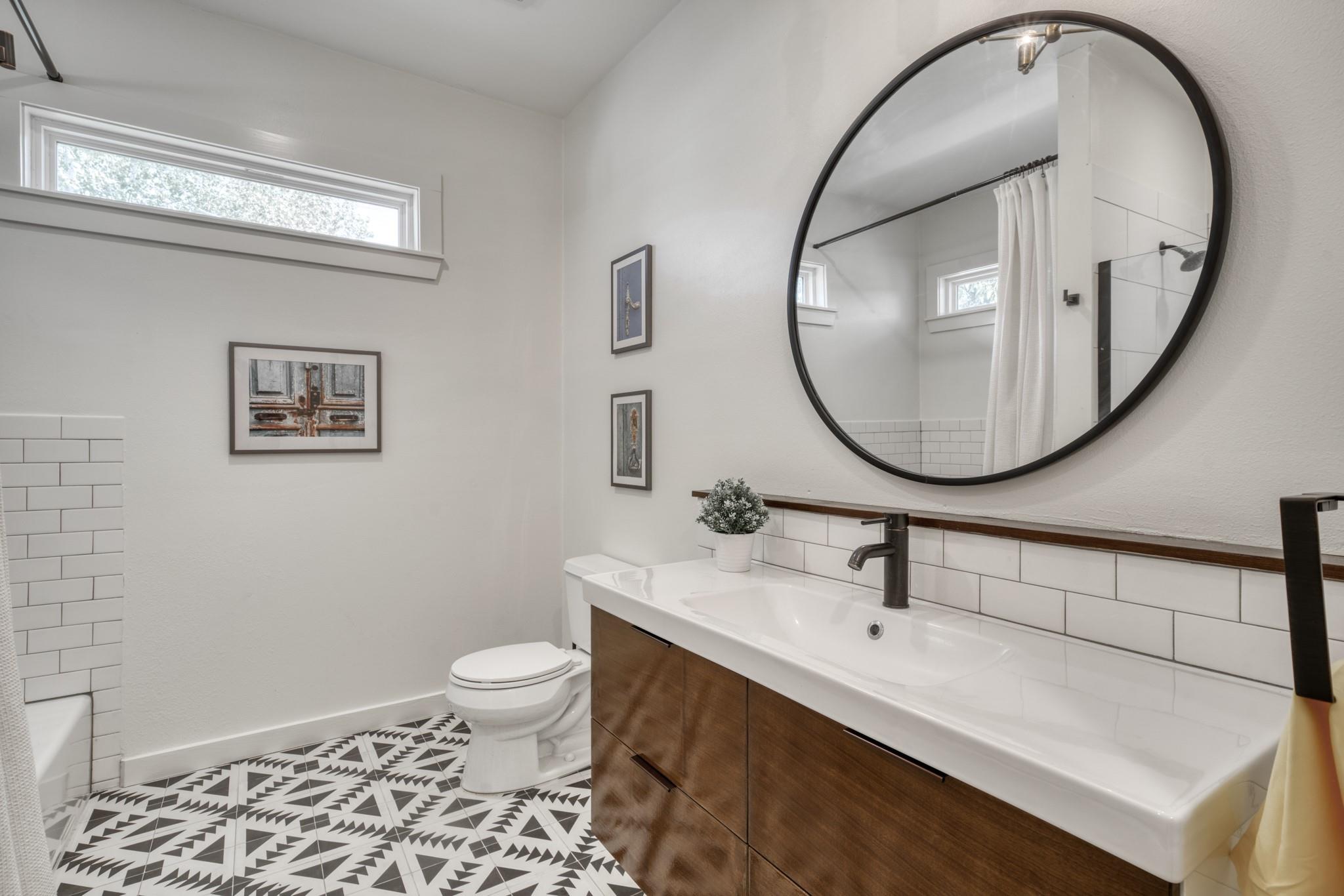 Image 15 of 33 For 1524 Highway 159 W