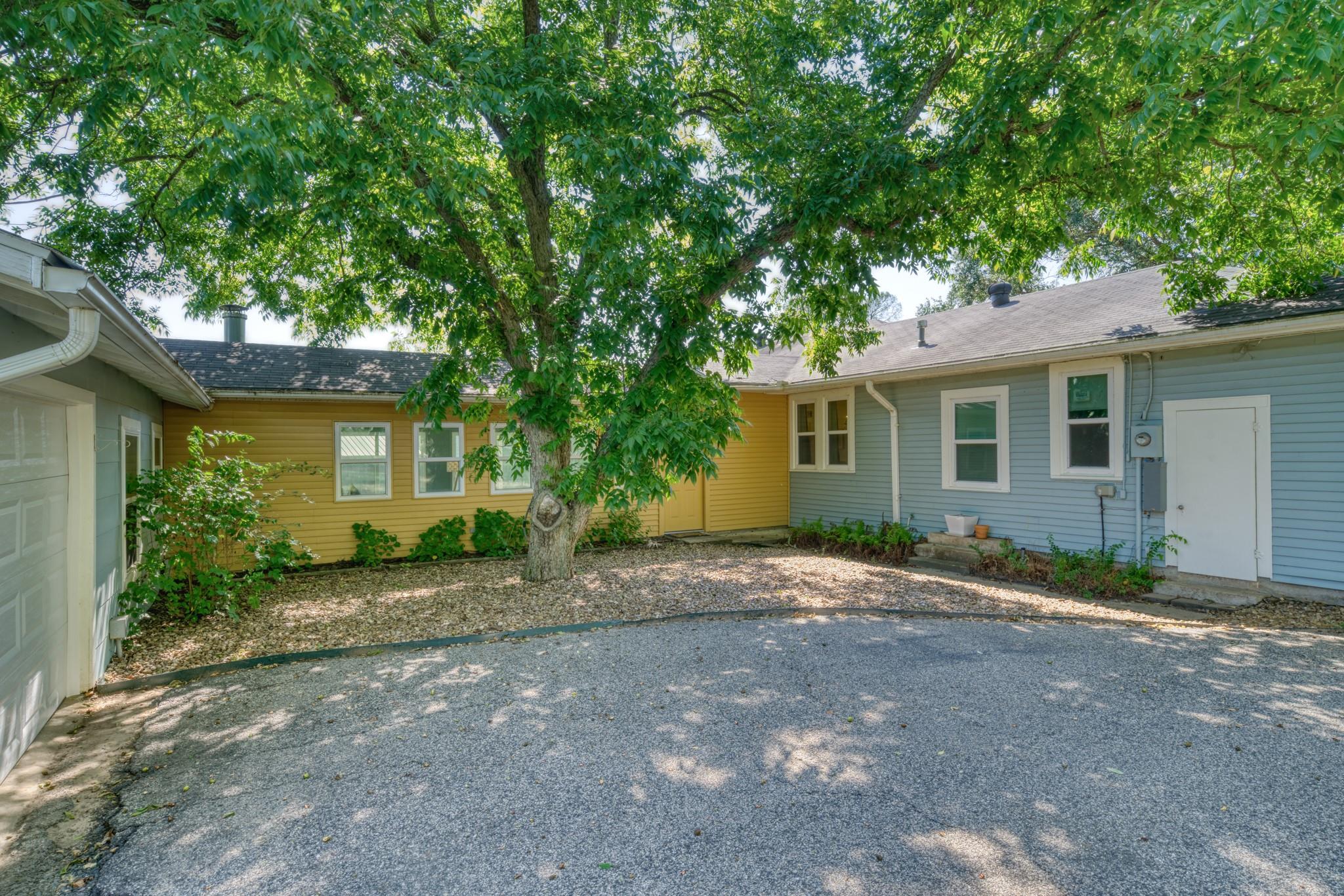 Image 24 of 33 For 1524 Highway 159 W