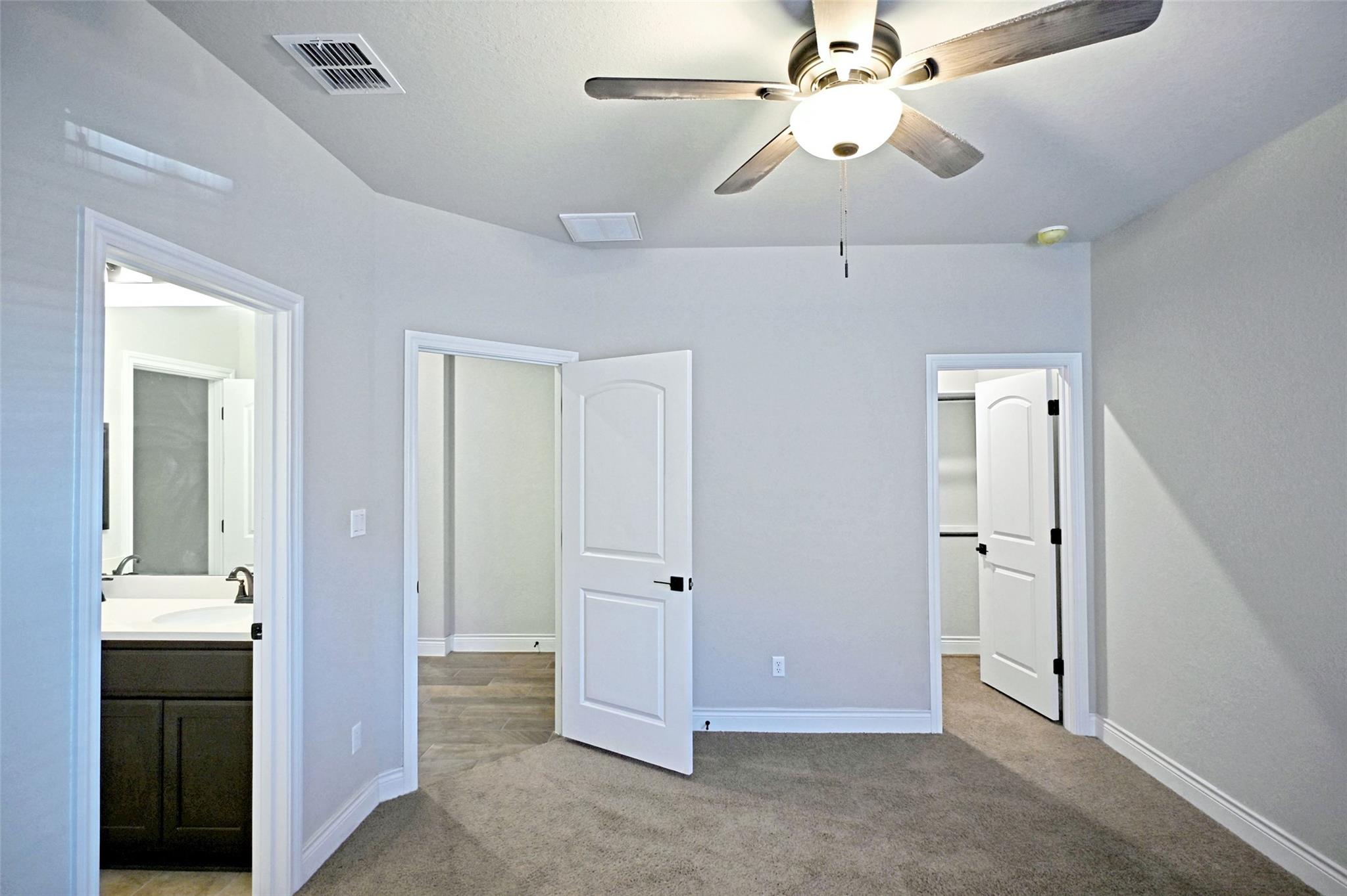 Image 20 of 32 For 588 Vale Ct 