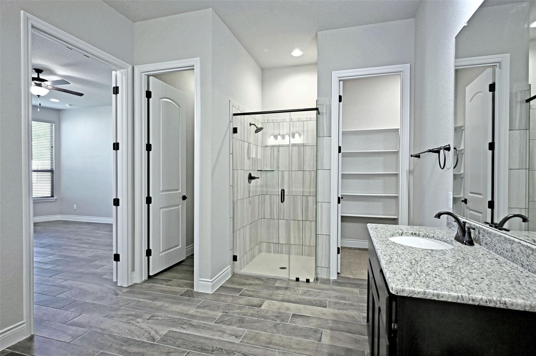 Image 24 of 32 For 588 Vale Ct 