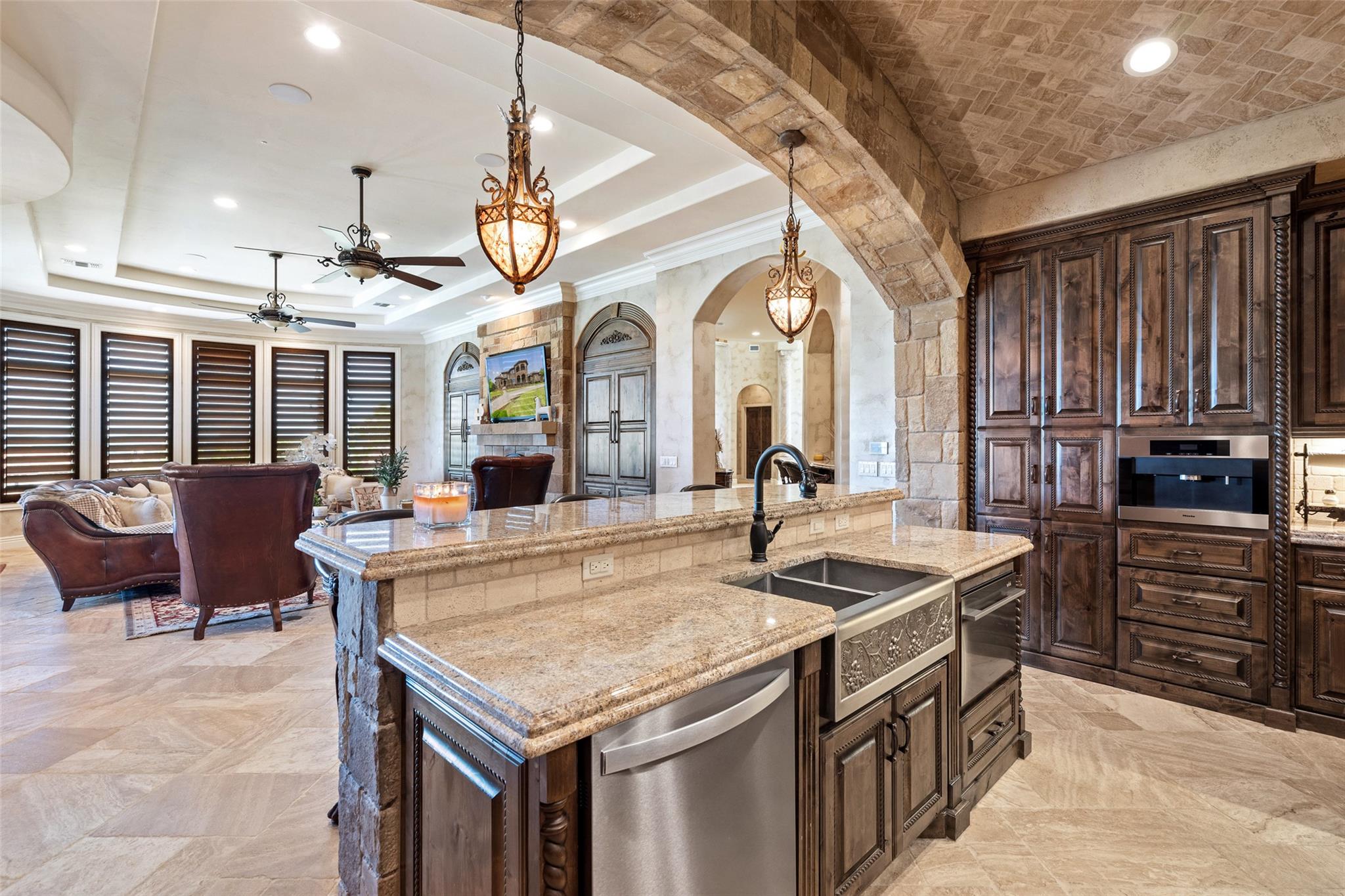 Image 17 of 40 For 210 Costa Bella Dr