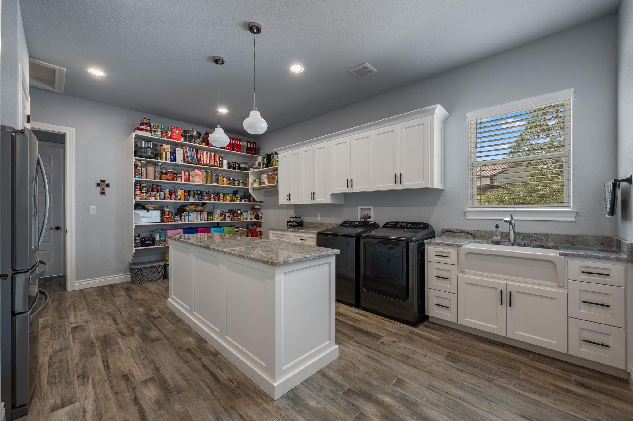 Image 14 of 40 For 864 Coyote Ridge Dr