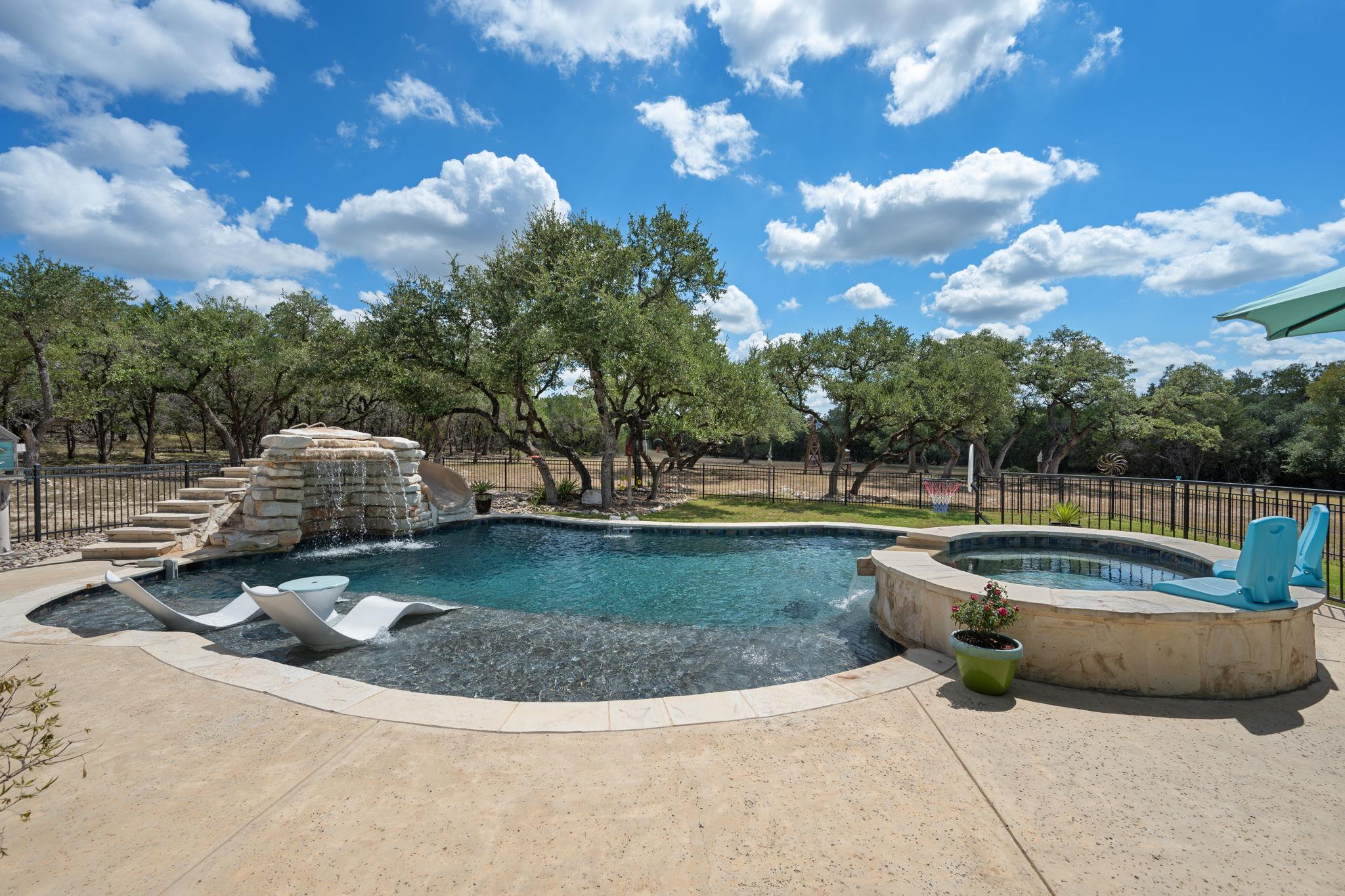 Image 29 of 40 For 864 Coyote Ridge Dr
