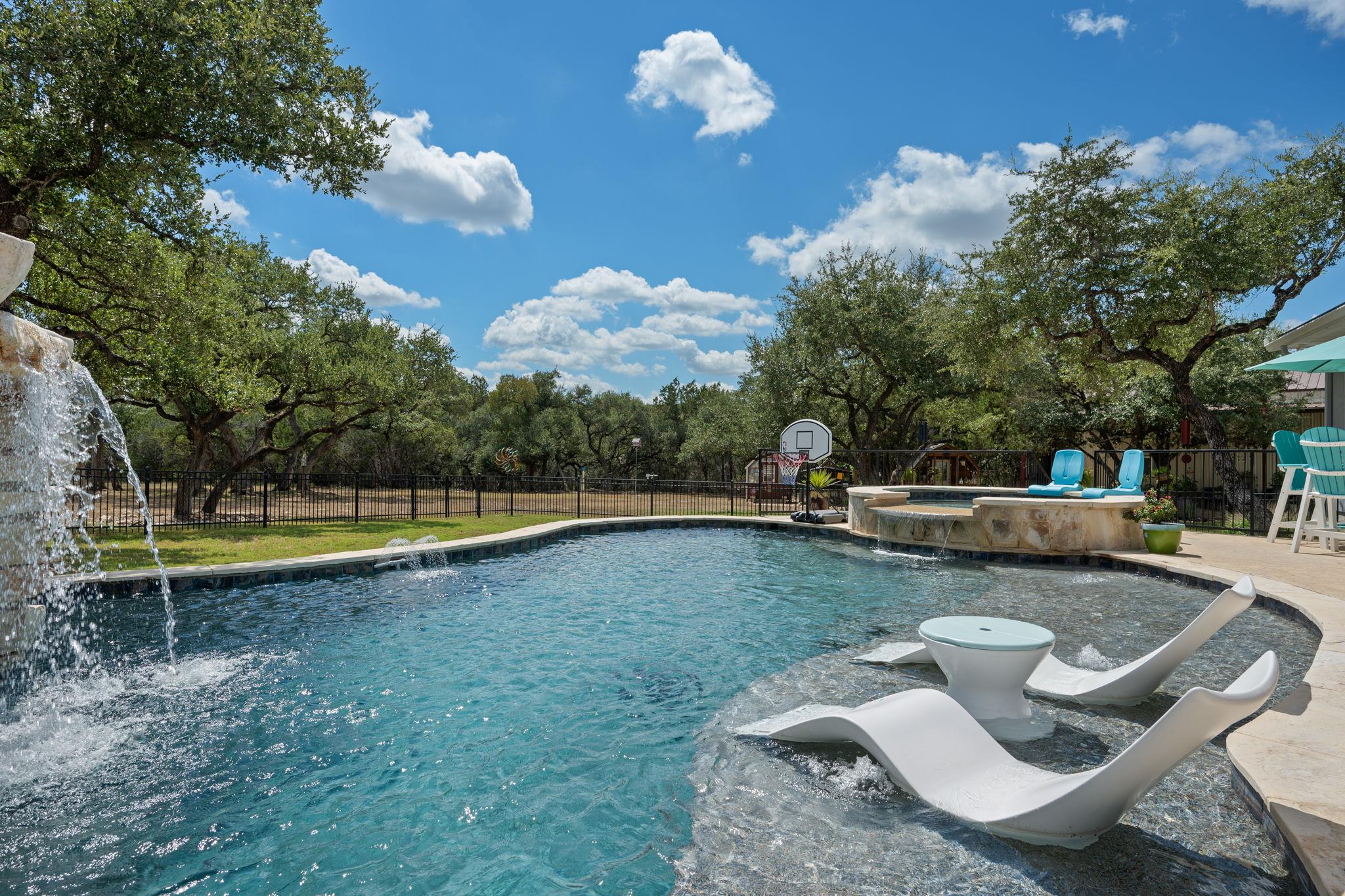 Image 30 of 40 For 864 Coyote Ridge Dr