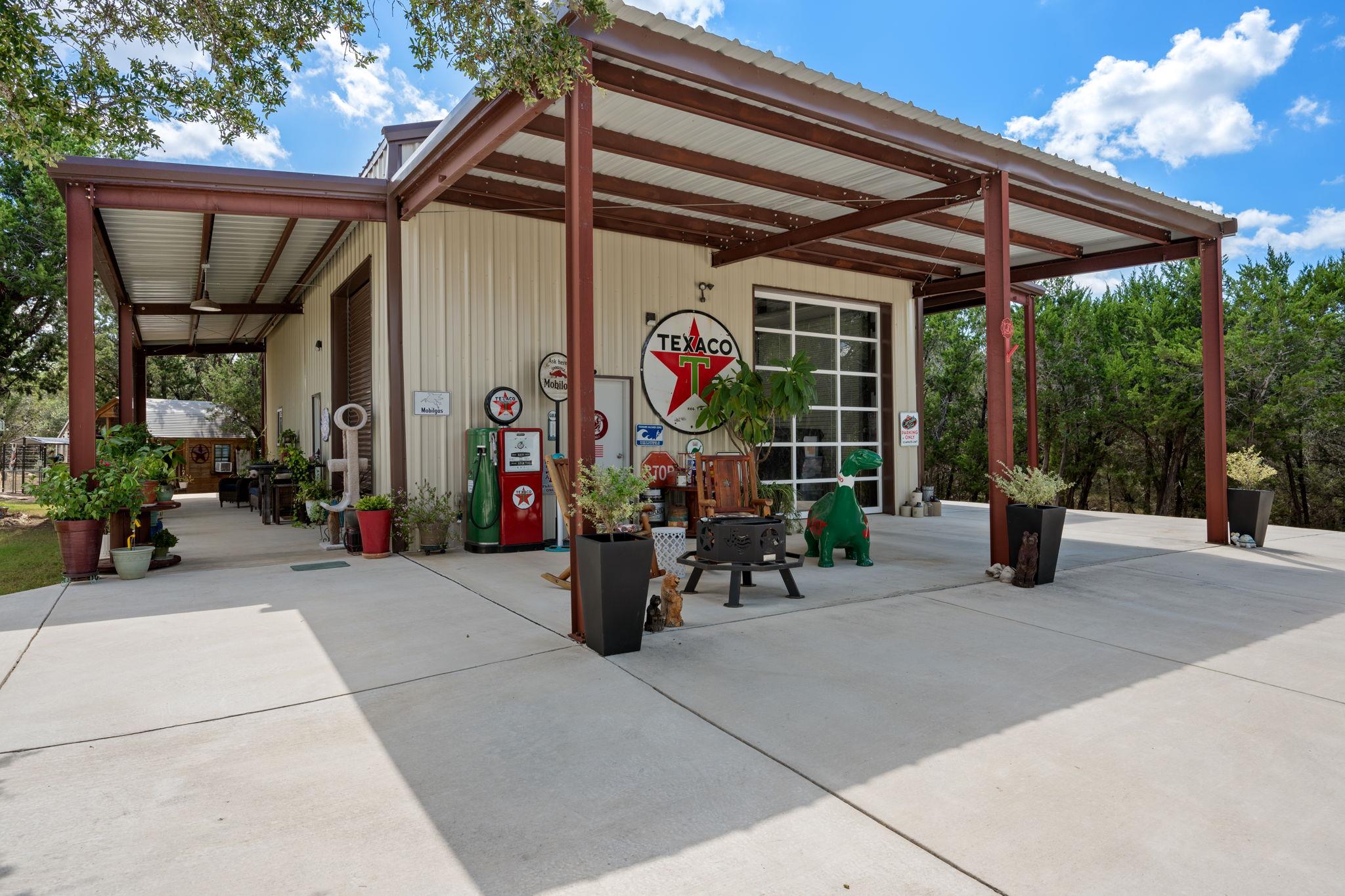 Image 33 of 40 For 864 Coyote Ridge Dr