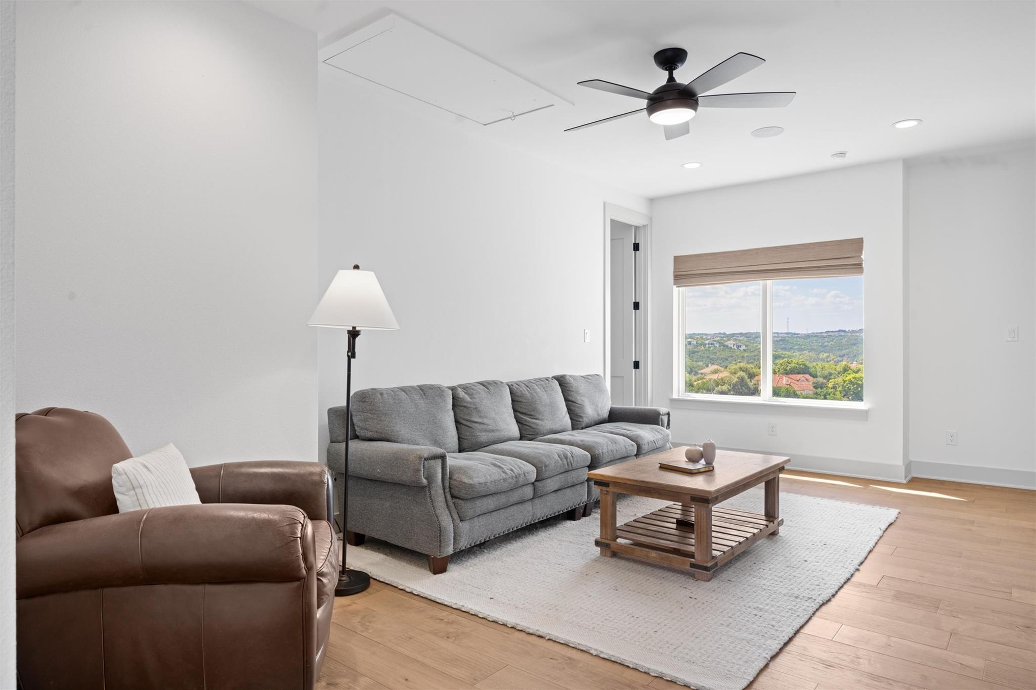 Image 22 of 40 For 7308 Admirals Park Dr