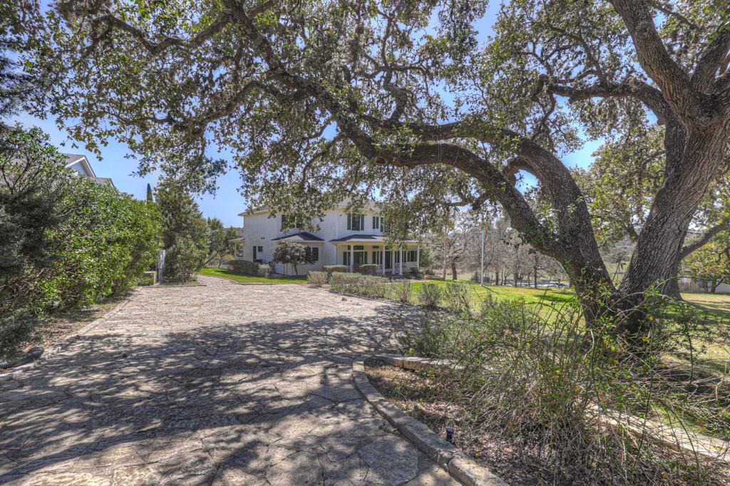 Image 2 of 40 For 120 Oak Hideaway Dr