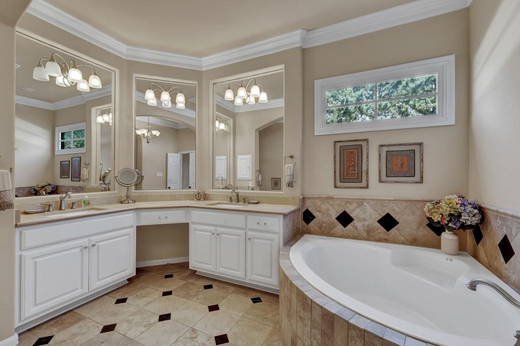 Image 29 of 40 For 120 Oak Hideaway Dr