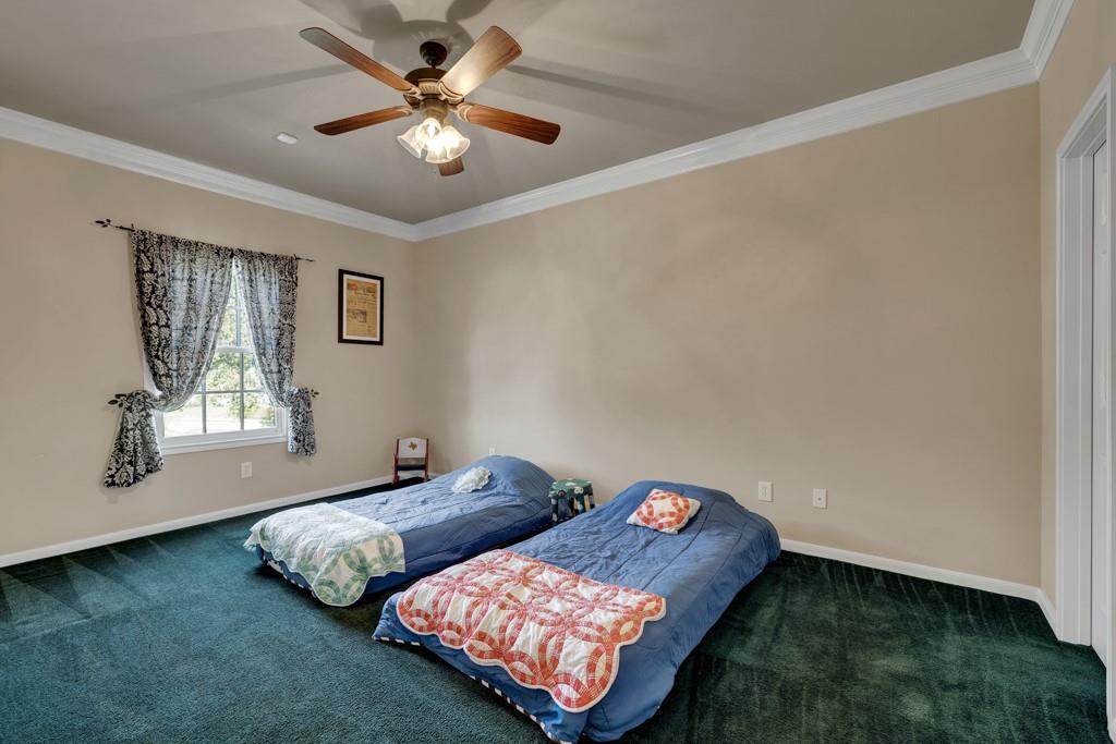 Image 33 of 40 For 120 Oak Hideaway Dr