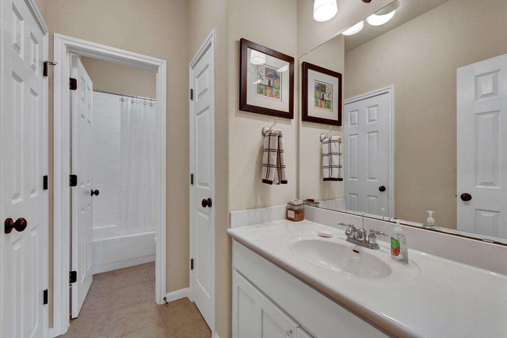 Image 34 of 40 For 120 Oak Hideaway Dr