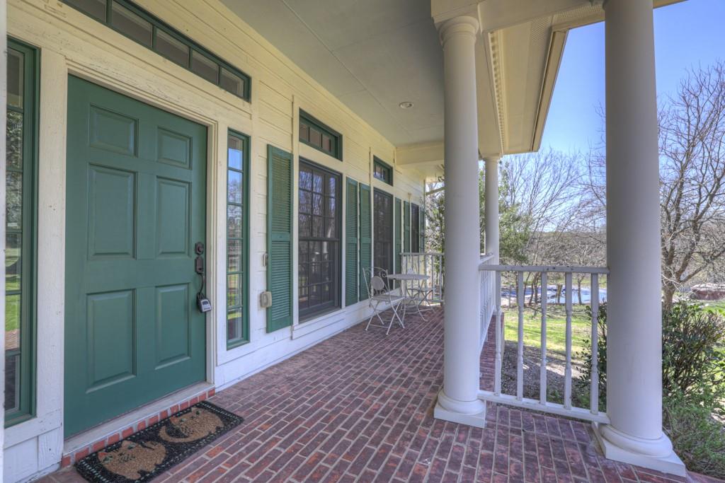 Image 8 of 40 For 120 Oak Hideaway Dr