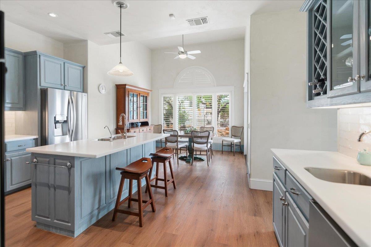 Image 11 of 33 For 829 Kings Point Dr