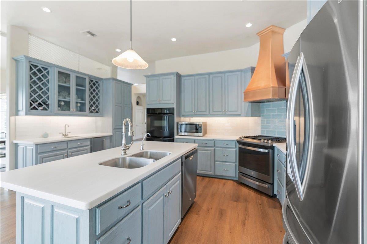 Image 13 of 33 For 829 Kings Point Dr