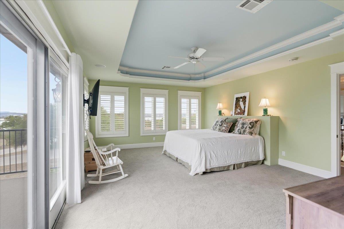 Image 16 of 33 For 829 Kings Point Dr