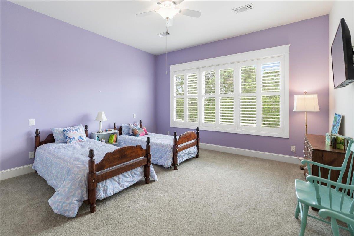 Image 26 of 33 For 829 Kings Point Dr