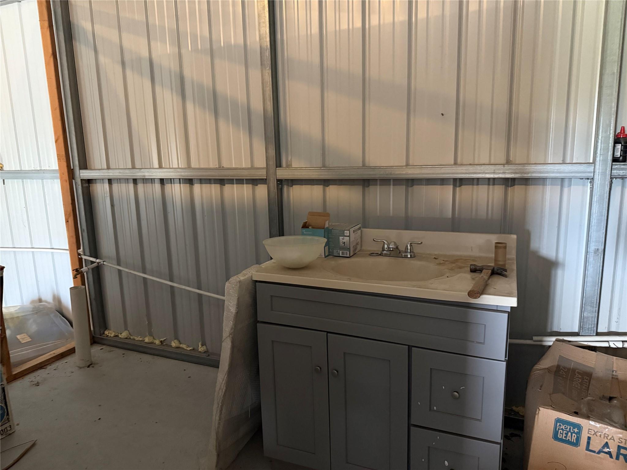 Image 10 of 17 For 386 Old Colony Rd