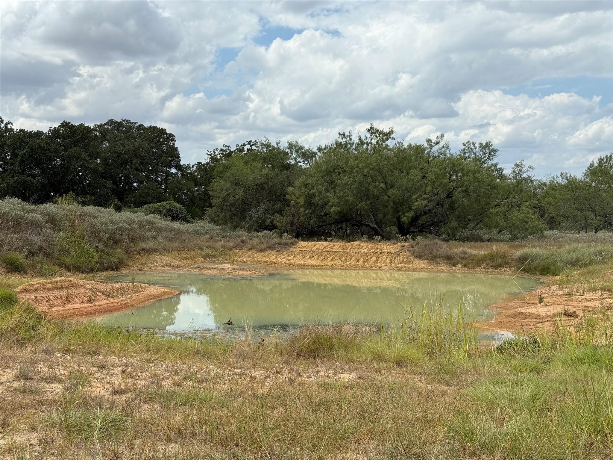 Image 3 of 17 For 386 Old Colony Rd