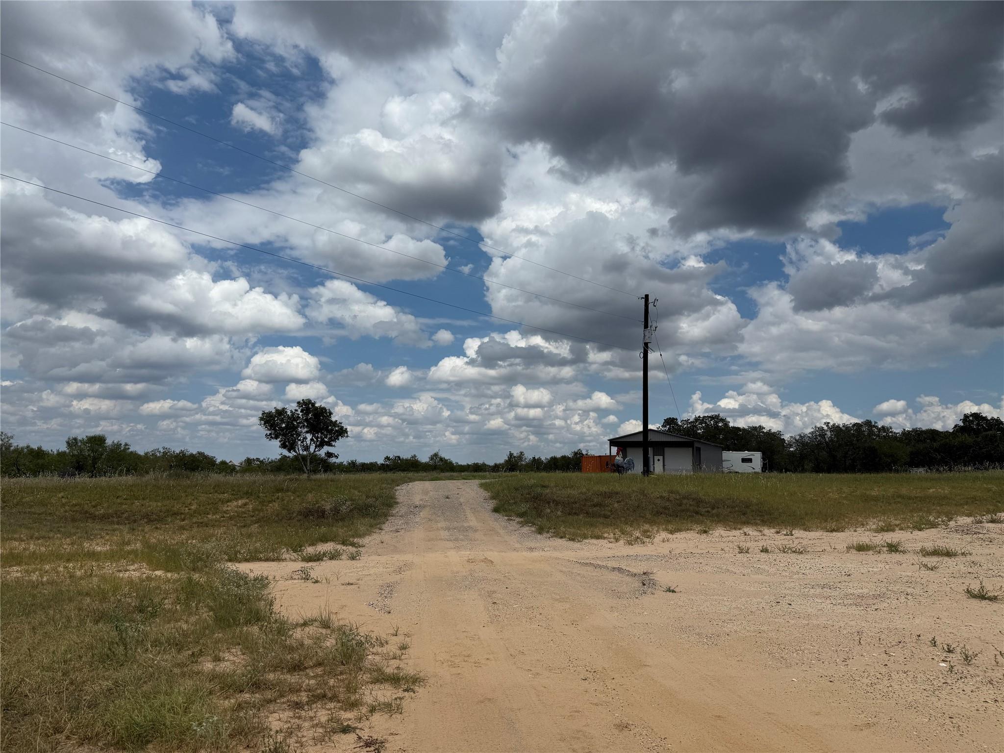 Image 4 of 17 For 386 Old Colony Rd