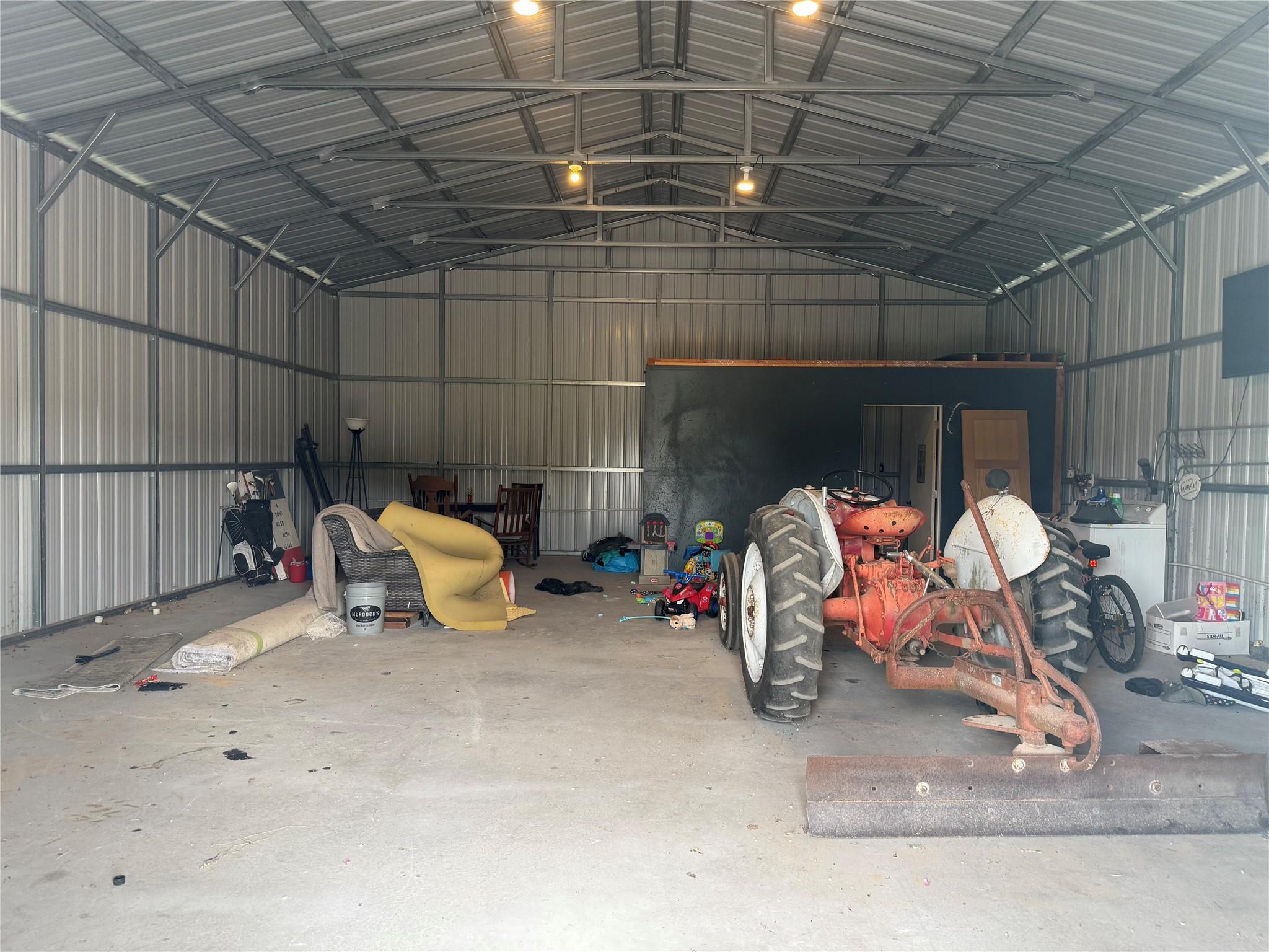 Image 9 of 17 For 386 Old Colony Rd