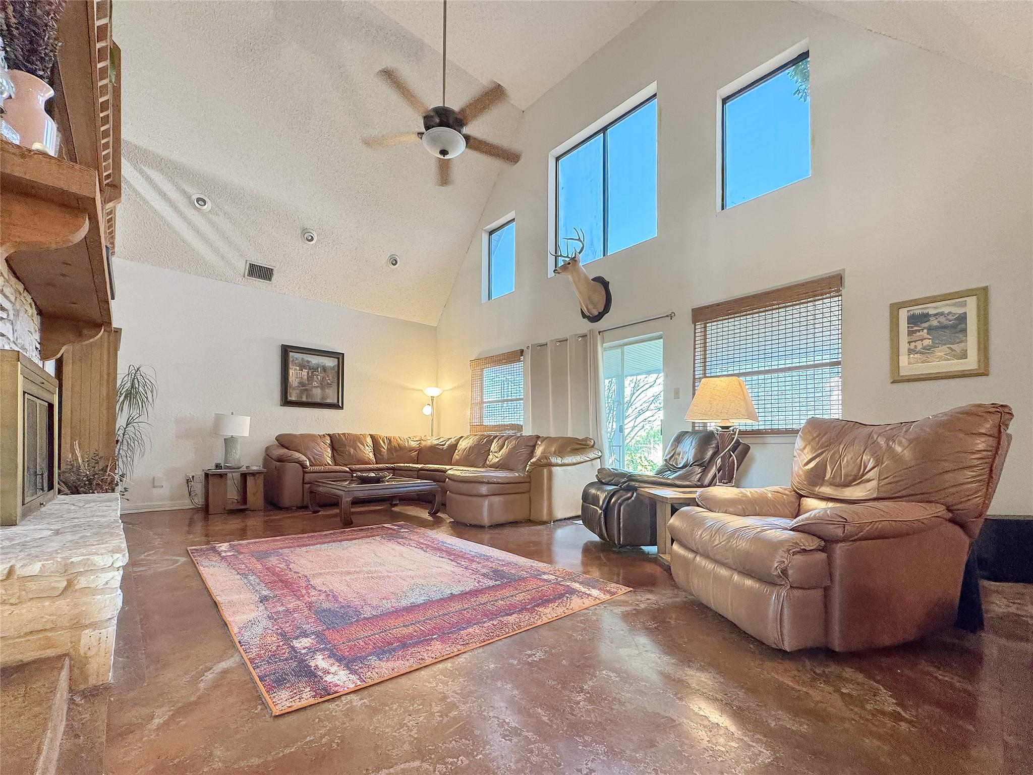 Image 18 of 39 For 12055 Rebecca Creek Rd