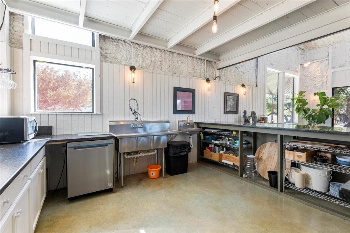 Image 15 of 40 For 272 Rocky Rd