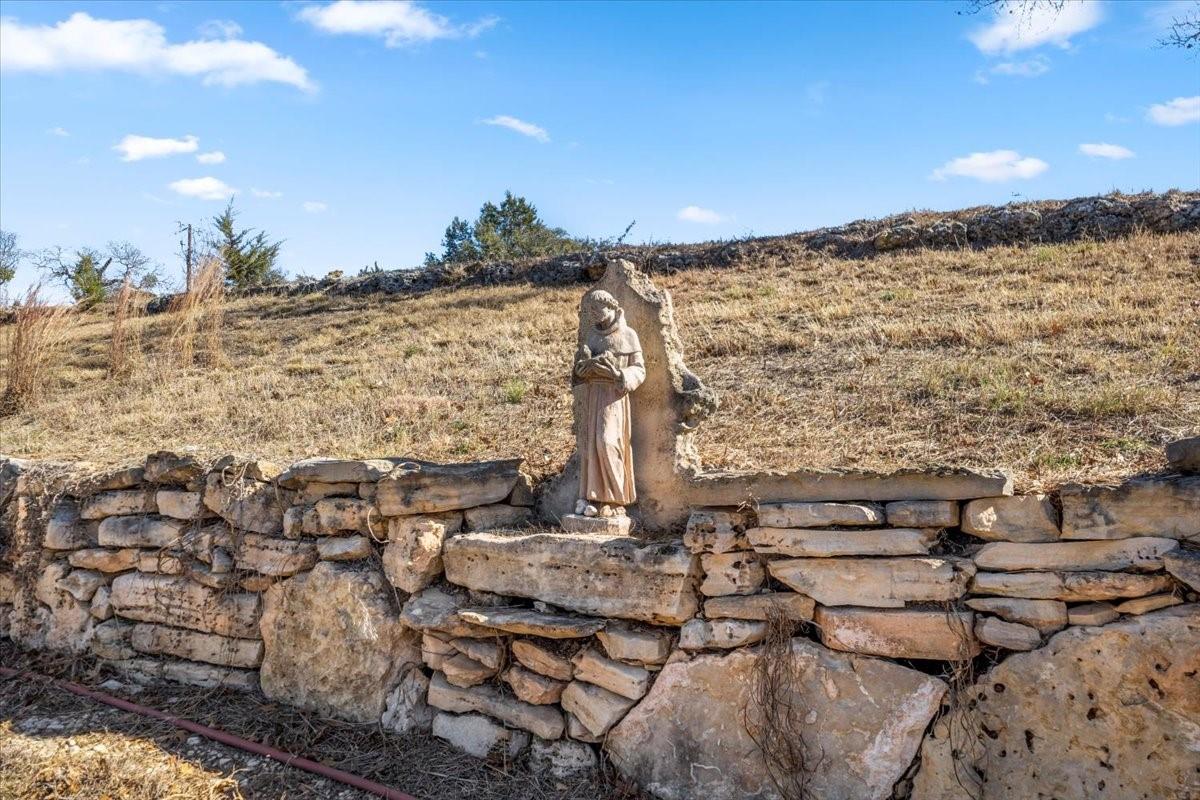 Image 33 of 40 For 272 Rocky Rd