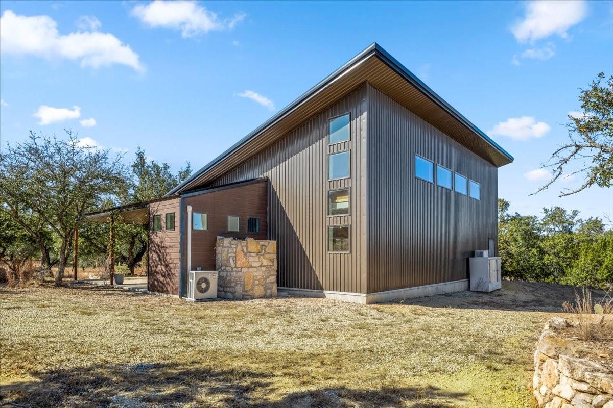 Image 4 of 40 For 272 Rocky Rd