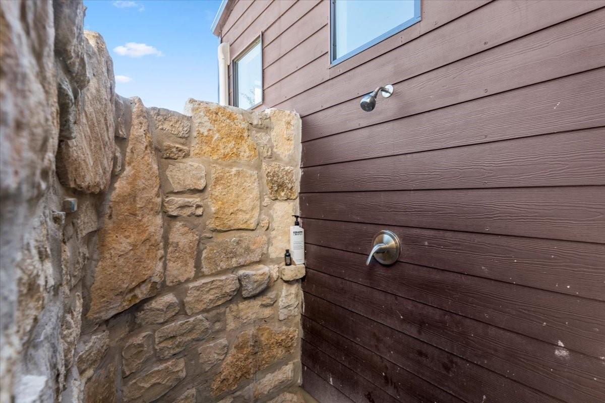 Image 7 of 40 For 272 Rocky Rd