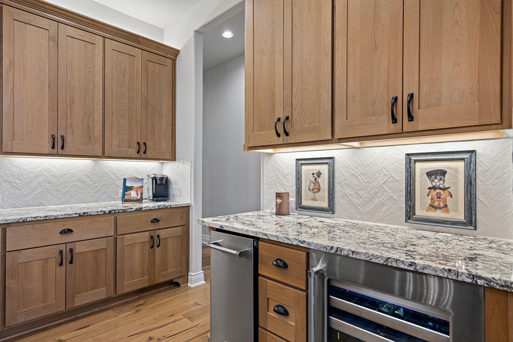 Image 14 of 35 For 1000 Flint Ridge Trl