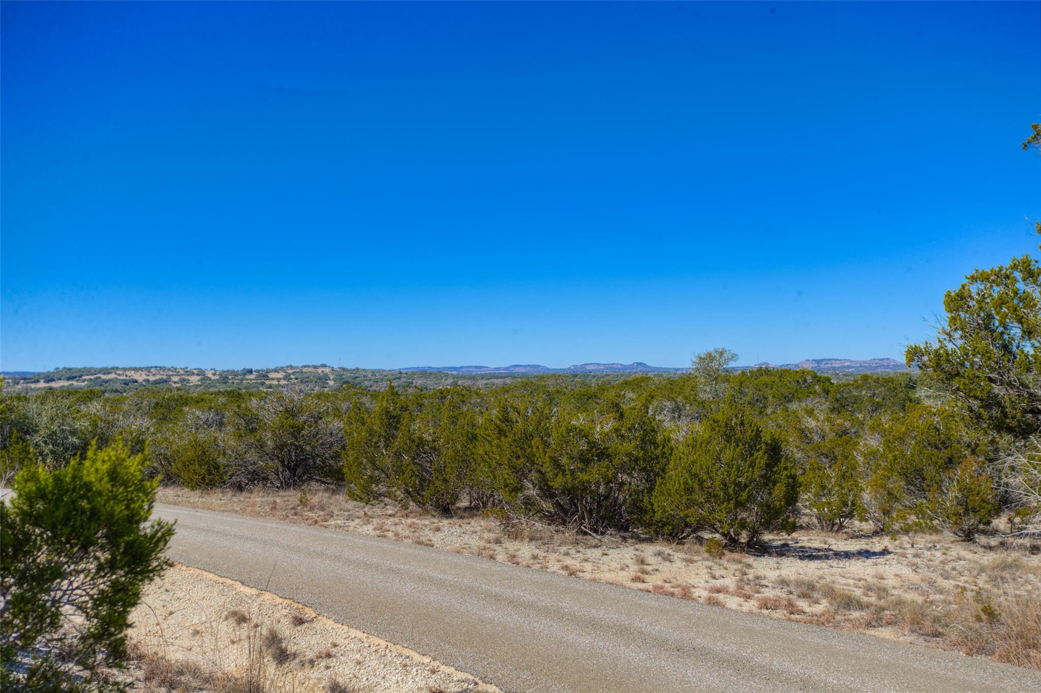 Image 6 of 40 For 3777 Middle Creek Rd