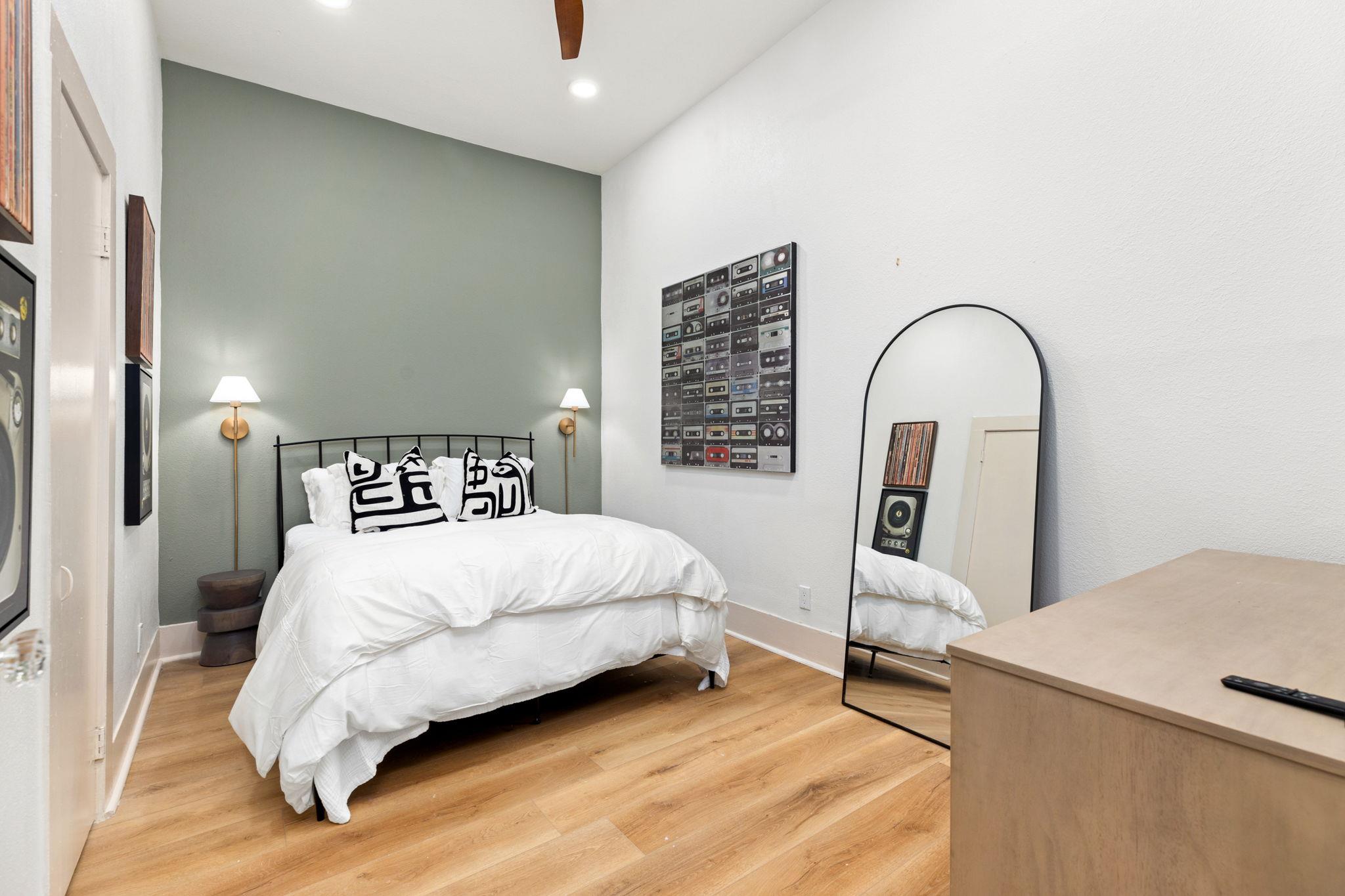 Image 13 of 24 For 110 Craig Pl 1