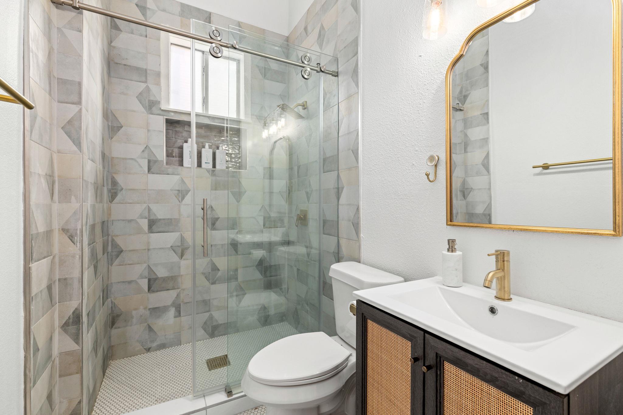 Image 18 of 24 For 110 Craig Pl 1