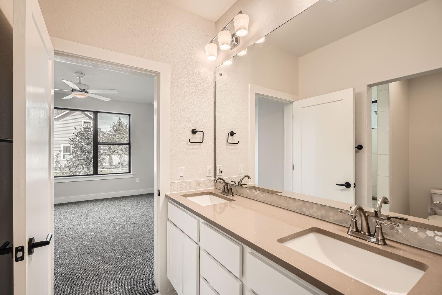 Image 7 of 28 For 9027 Cattle Baron Path