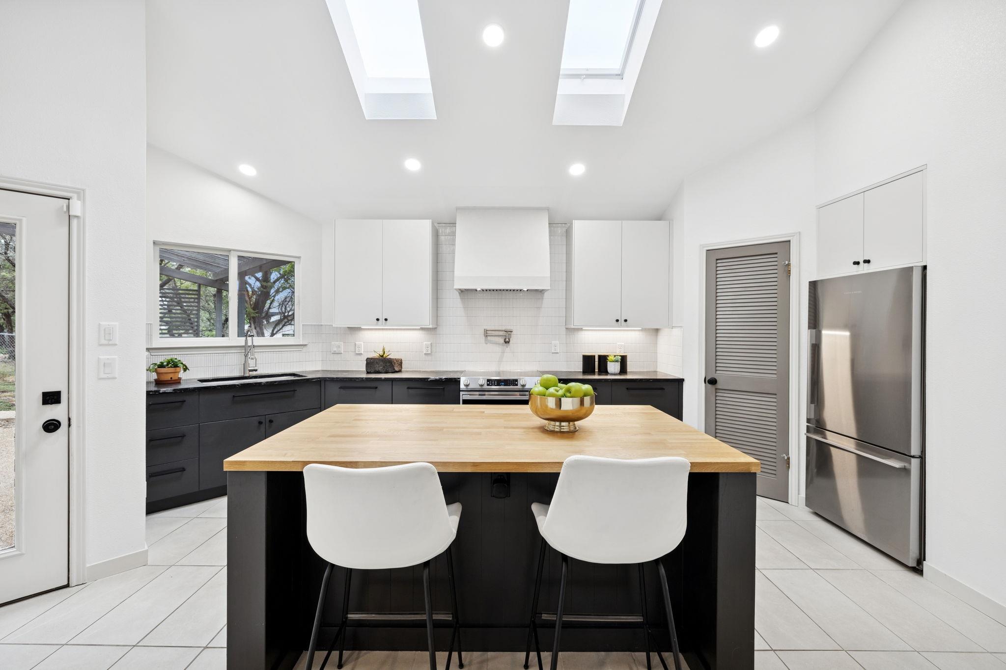 Image 10 of 35 For 7435 Hummingbird Hill Ln