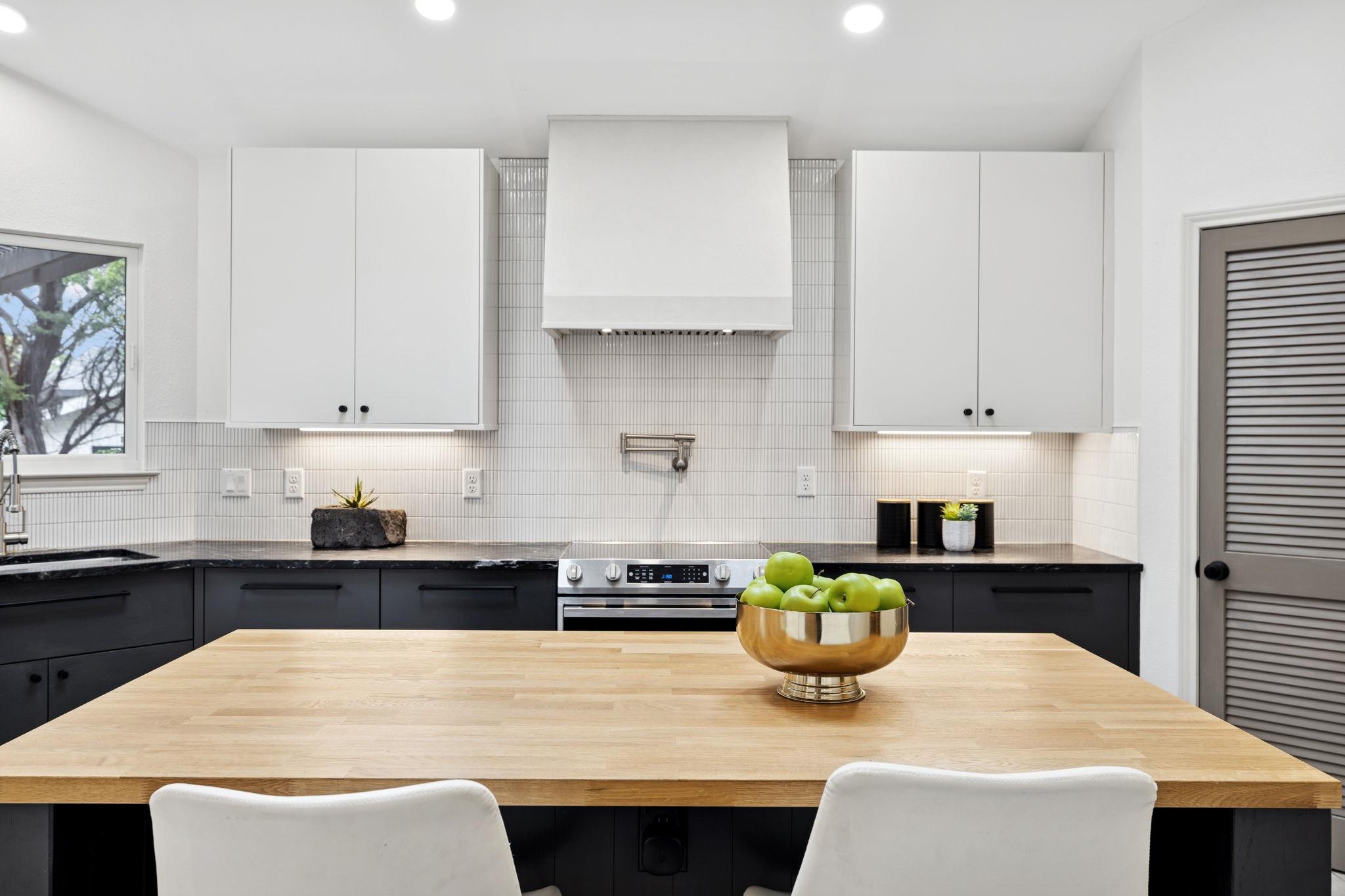 Image 11 of 35 For 7435 Hummingbird Hill Ln